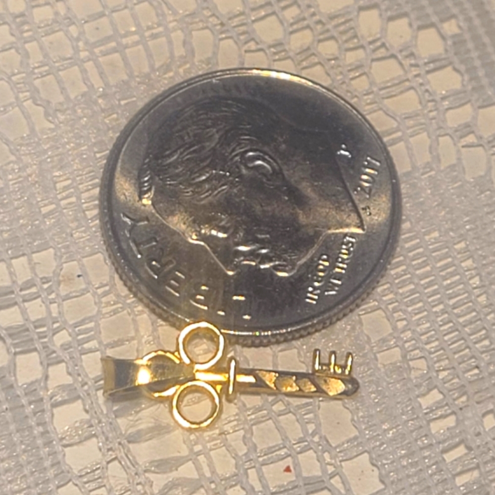 14kt small key charm